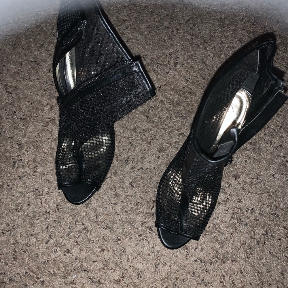 Open toe sandals